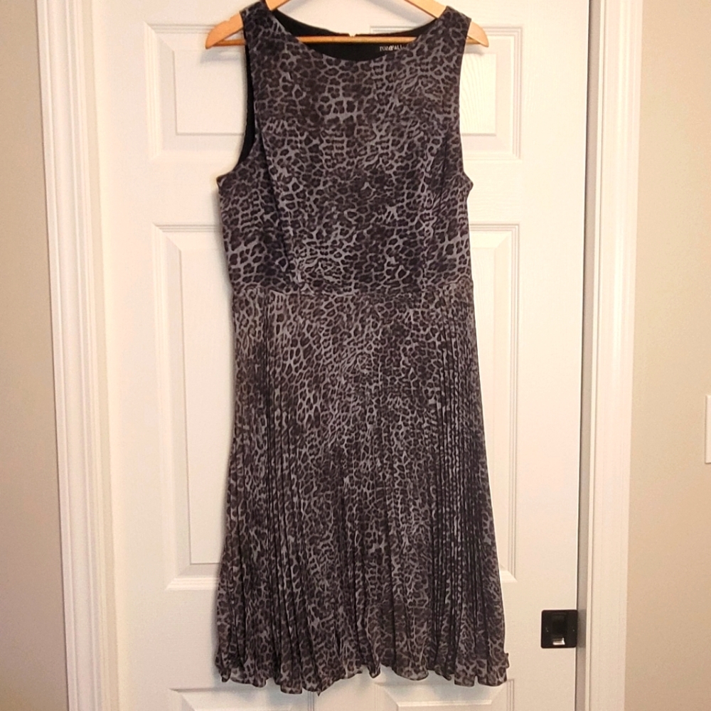 Roz & Ali Pleated Dress